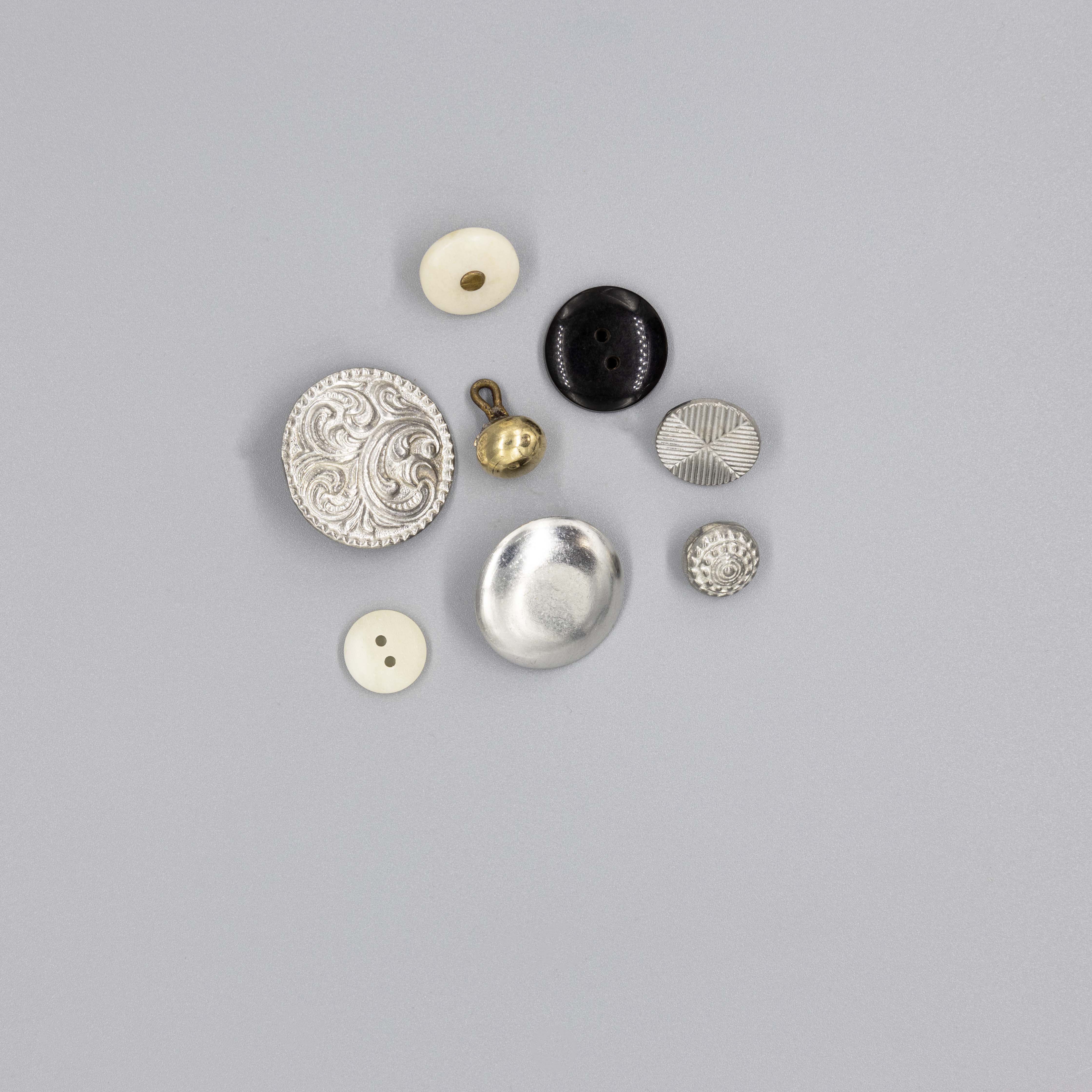 BUTTONS